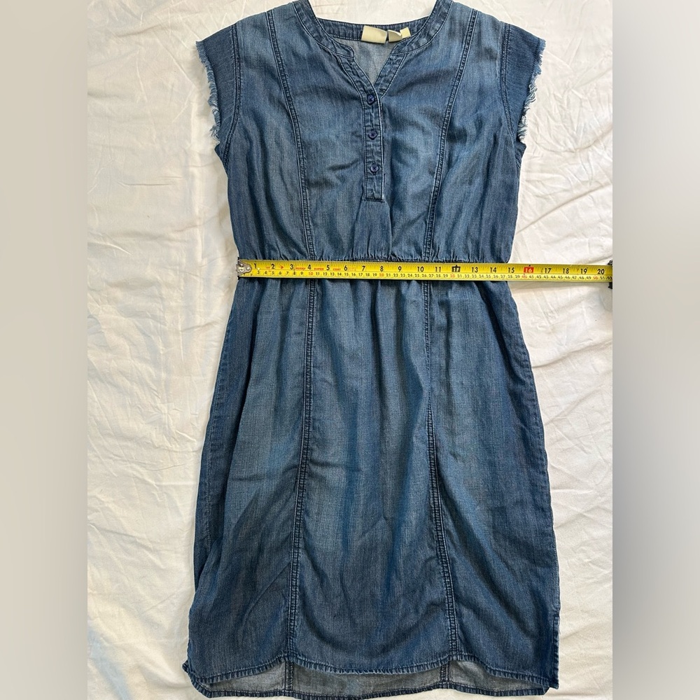 Chico’s Denim Chambray Dress Women’s Size 1 (Medium) Cap Sleeve Elastic Waist - Picture 10 of 11